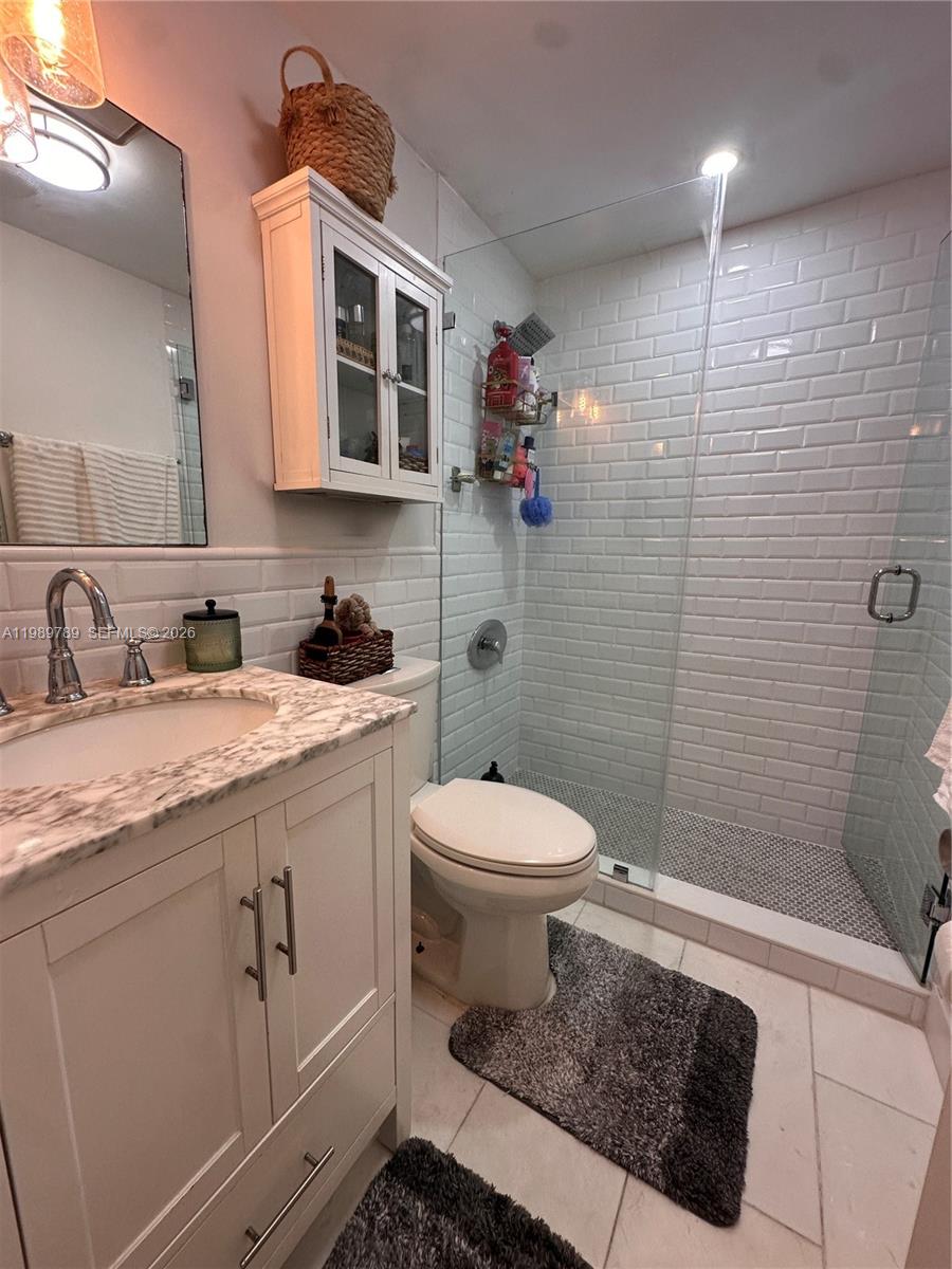 1027 Pennsylvania Ave 203 Property Photo 10