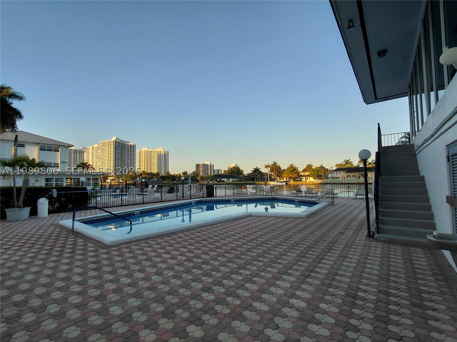 3113 S Ocean Dr 504 Property Photo 28