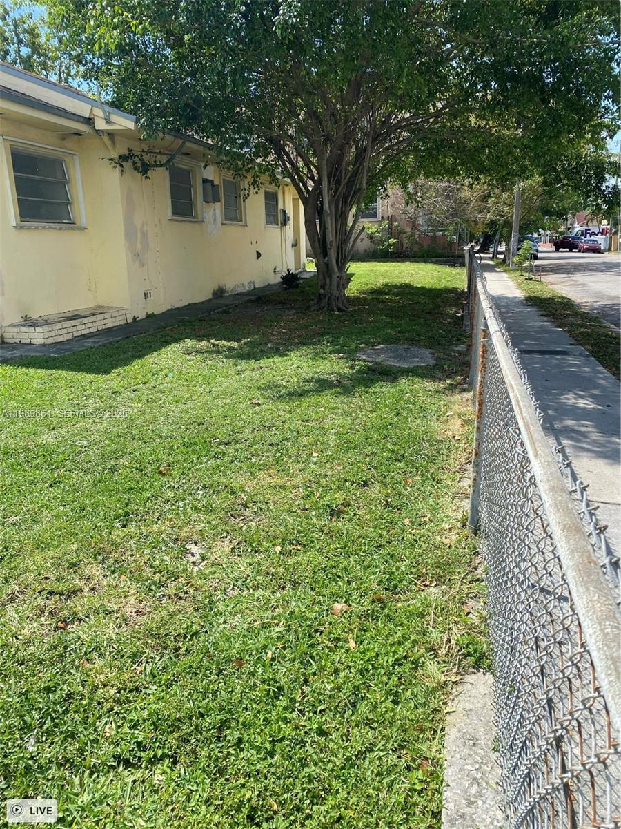 1268 Sw 4th St Property Photo 6