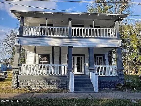 1129 Grothe St Property Photo 1