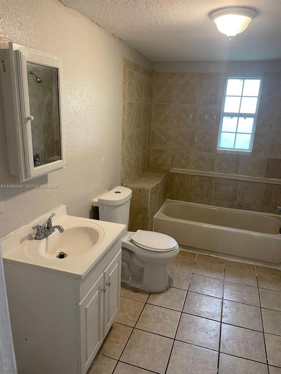 1129 Grothe St Property Photo 8
