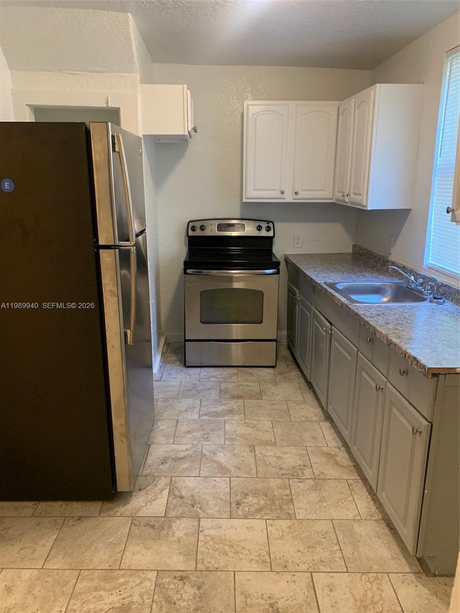 1129 Grothe St Property Photo 12