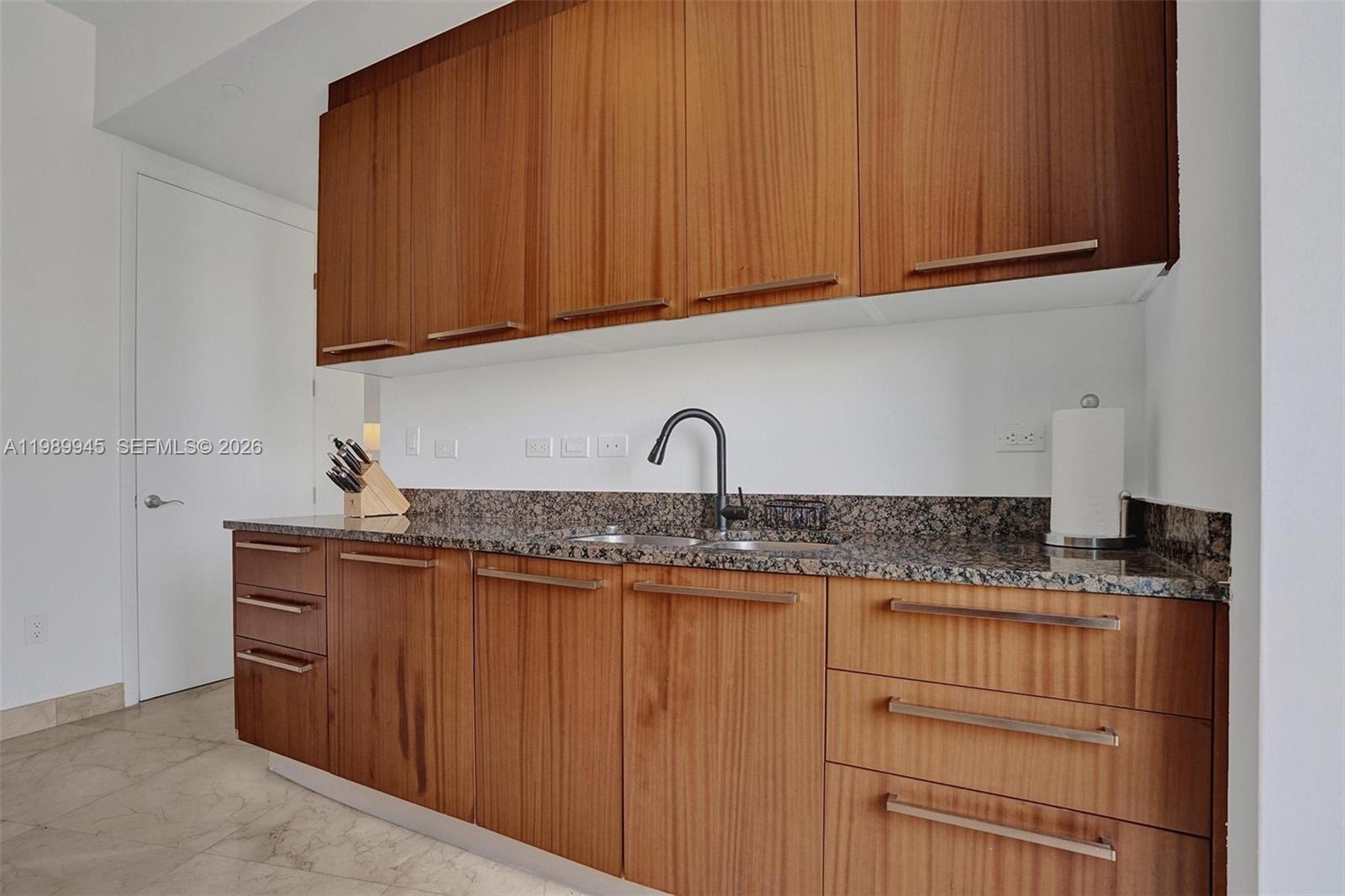 16001 Collins Ave 805 Property Photo 15