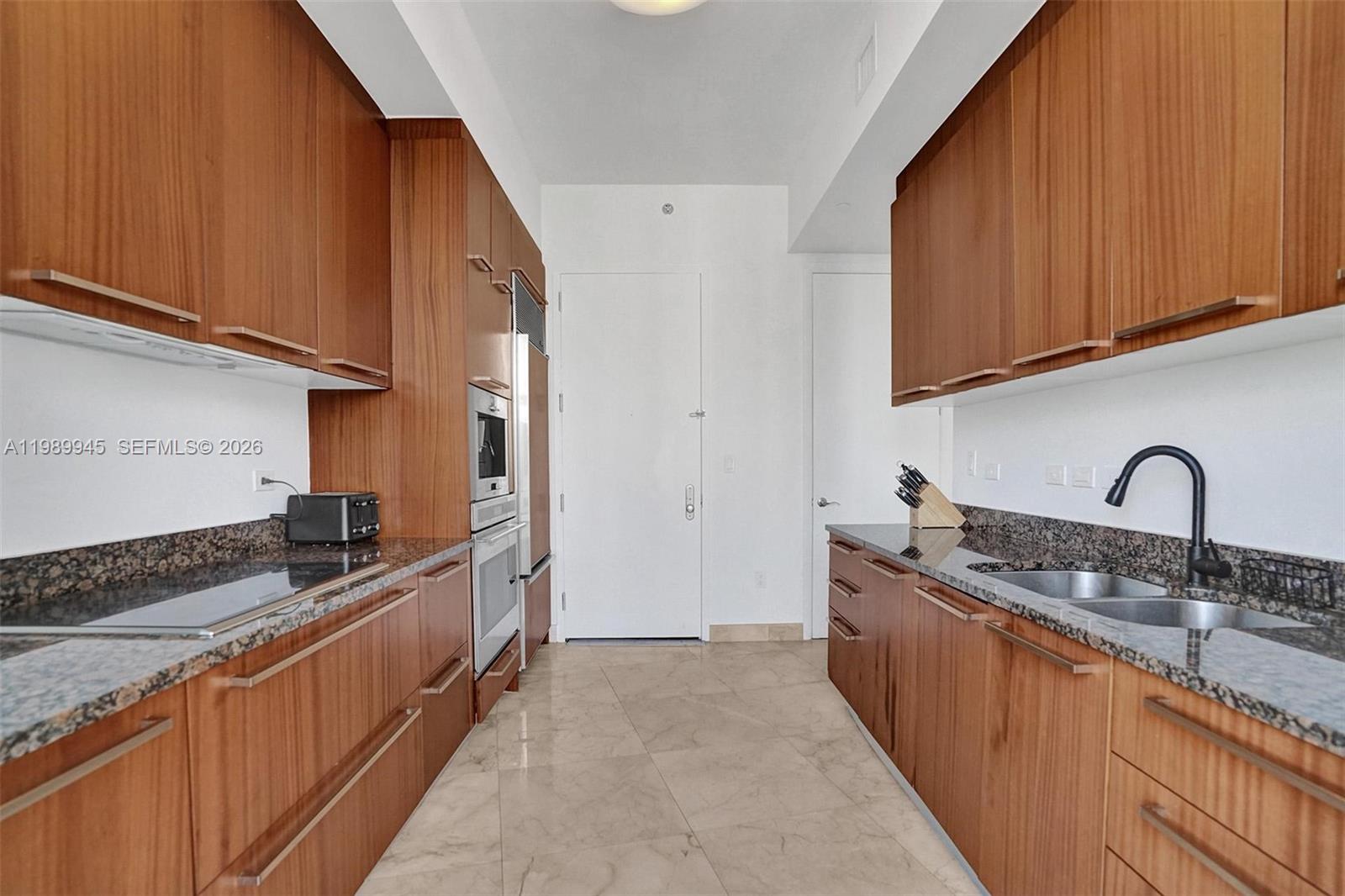 16001 Collins Ave 805 Property Photo 17
