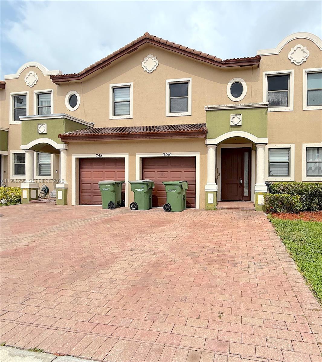758 NE 34th Ave