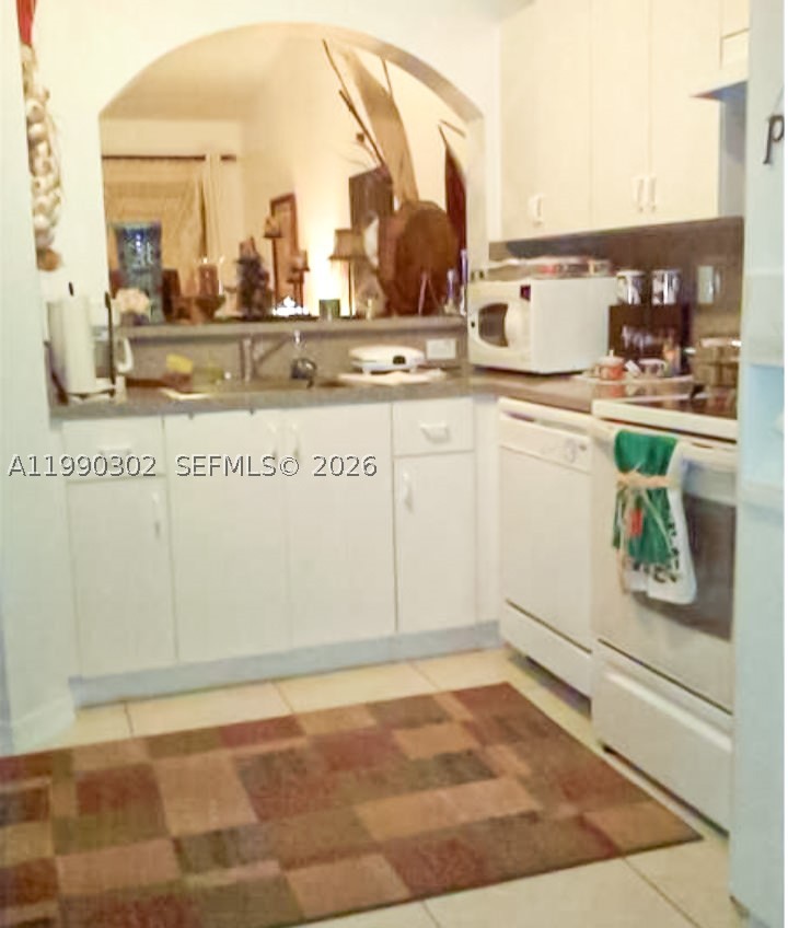 935 Ne 33rd Ter 203 Property Photo 5