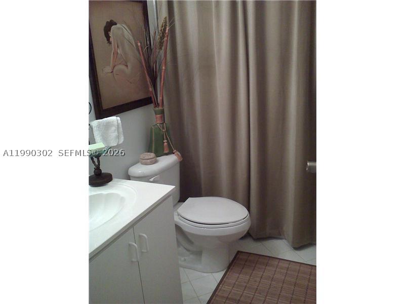 935 Ne 33rd Ter 203 Property Photo 9