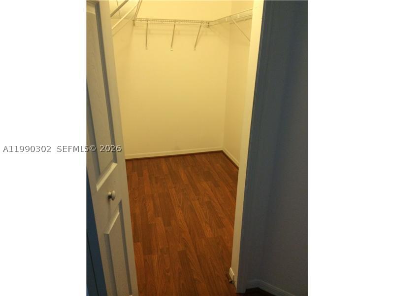 935 Ne 33rd Ter 203 Property Photo 11