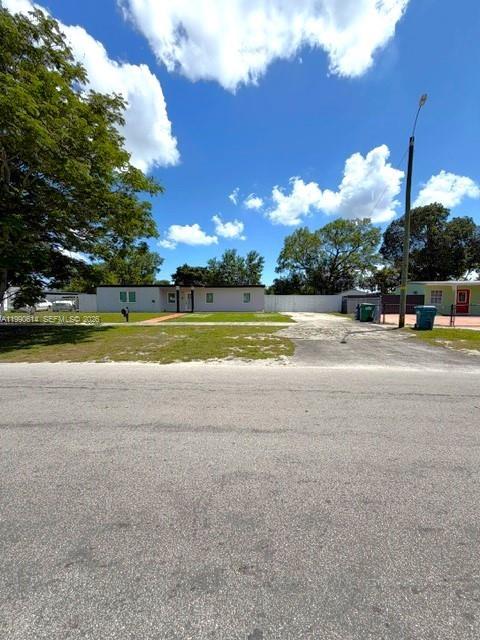 15825 E Bunche Park Dr Property Photo 6