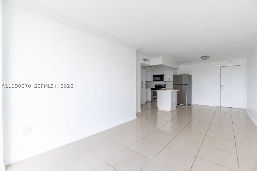 1990 Marseille Dr 402 Property Photo 14