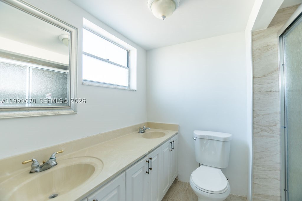 1990 Marseille Dr 402 Property Photo 37