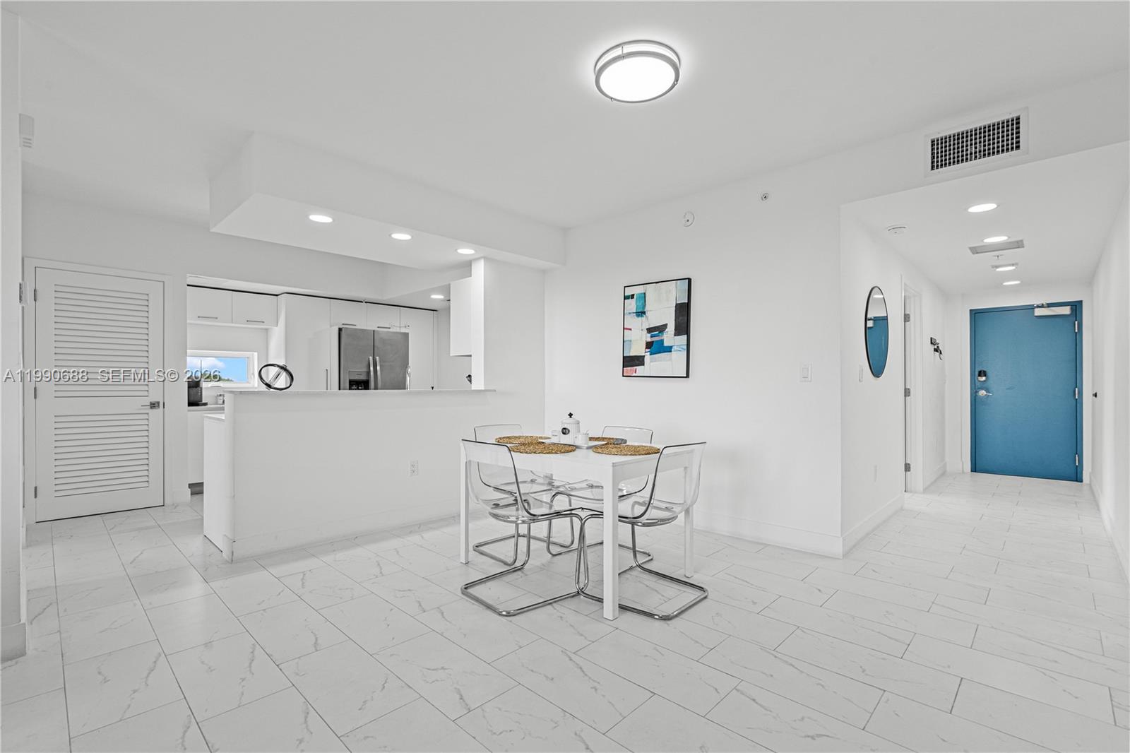 1850 Monroe St 308 Property Photo 4