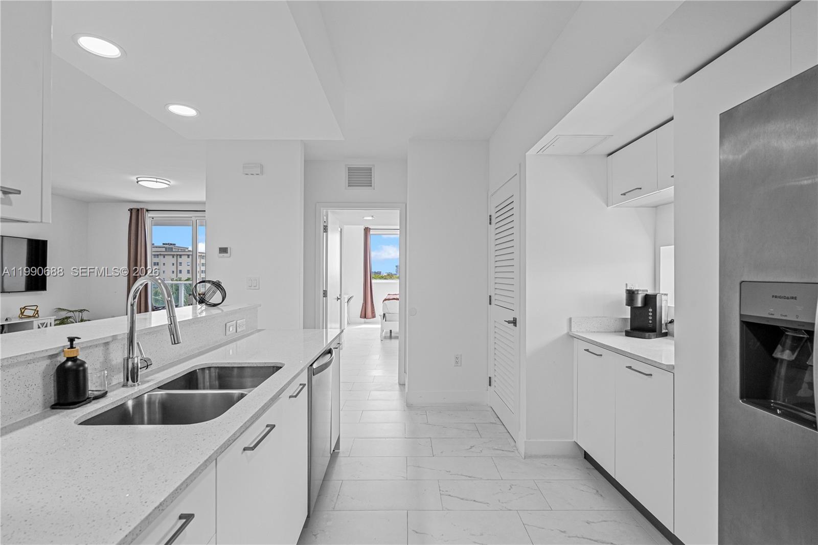 1850 Monroe St 308 Property Photo 5