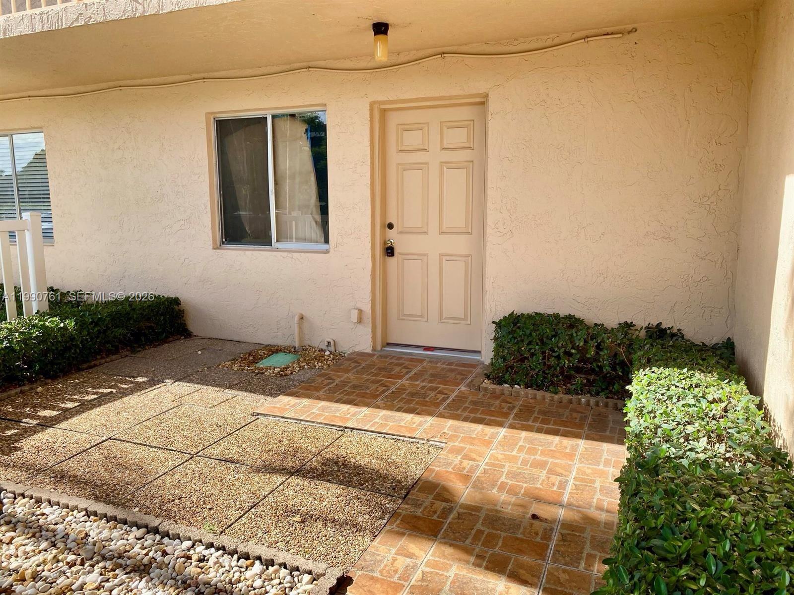 6935 Huntington Ln 108 Property Photo 2