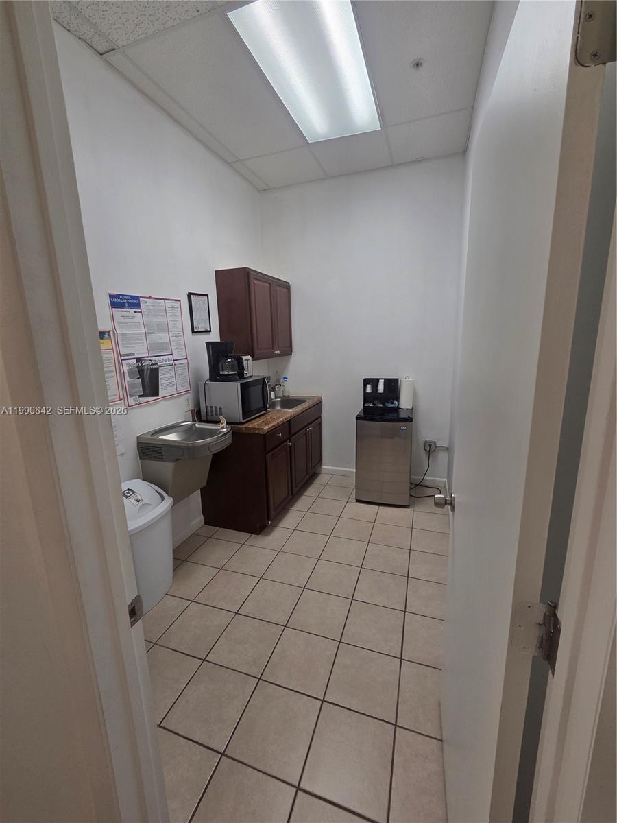 A11990842 Property Photo 10