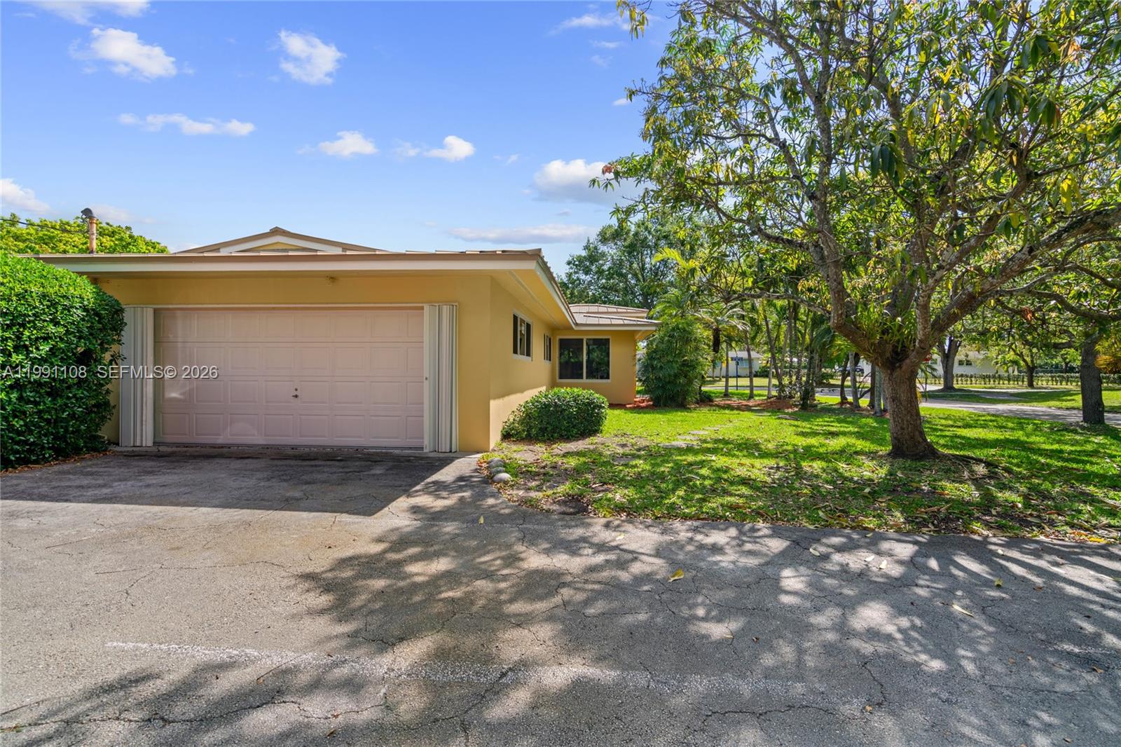 8201 Sw 150th Dr Property Photo 3