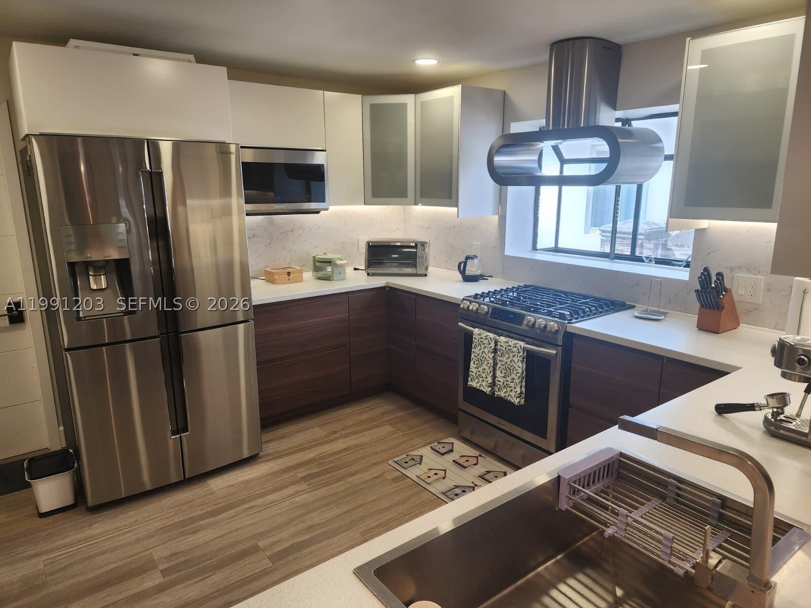 831 Plover Ave Property Photo 5