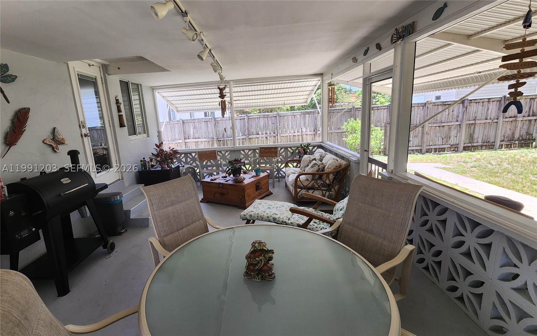 831 Plover Ave Property Photo 13