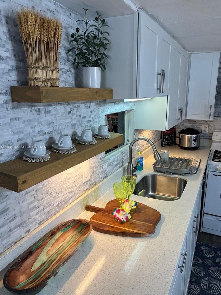 A11991381 Property Photo 23