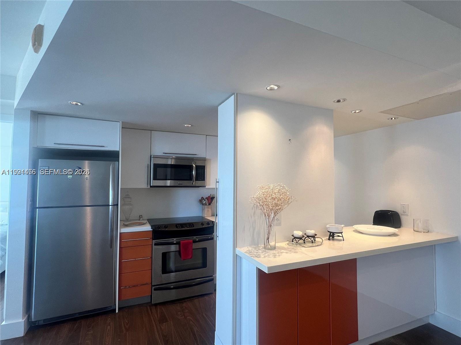 5313 Collins Ave 704 Property Photo 5