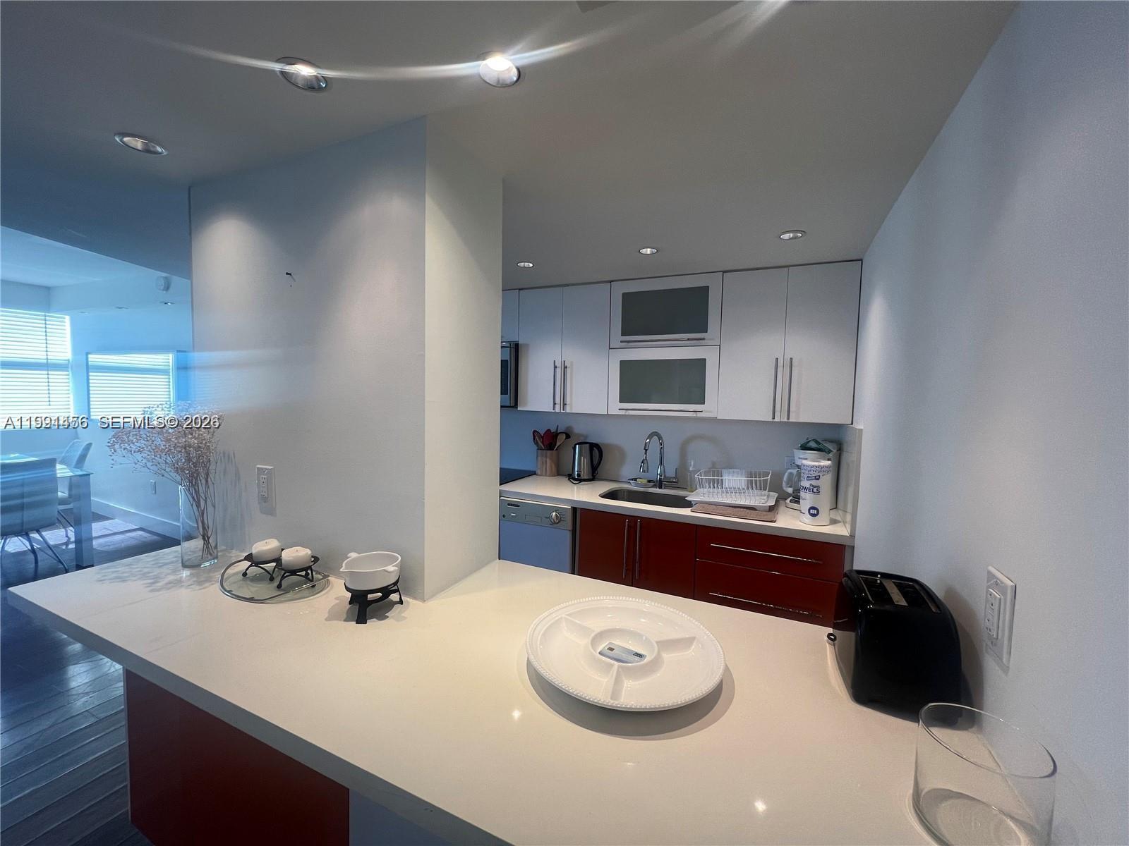 5313 Collins Ave 704 Property Photo 6