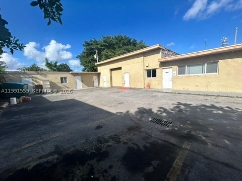 6225 Johnson St Property Photo 1