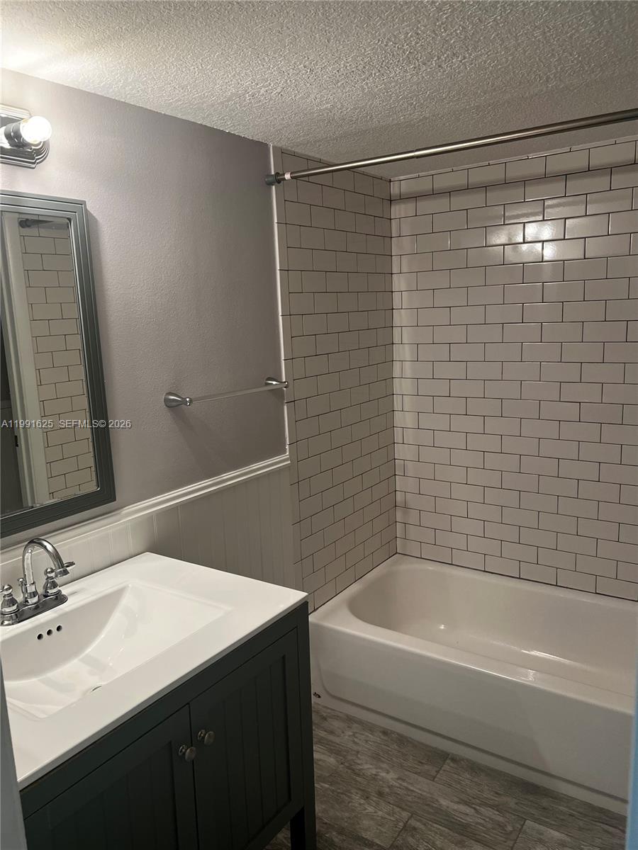 802 Constitution Dr 802b Property Photo 7