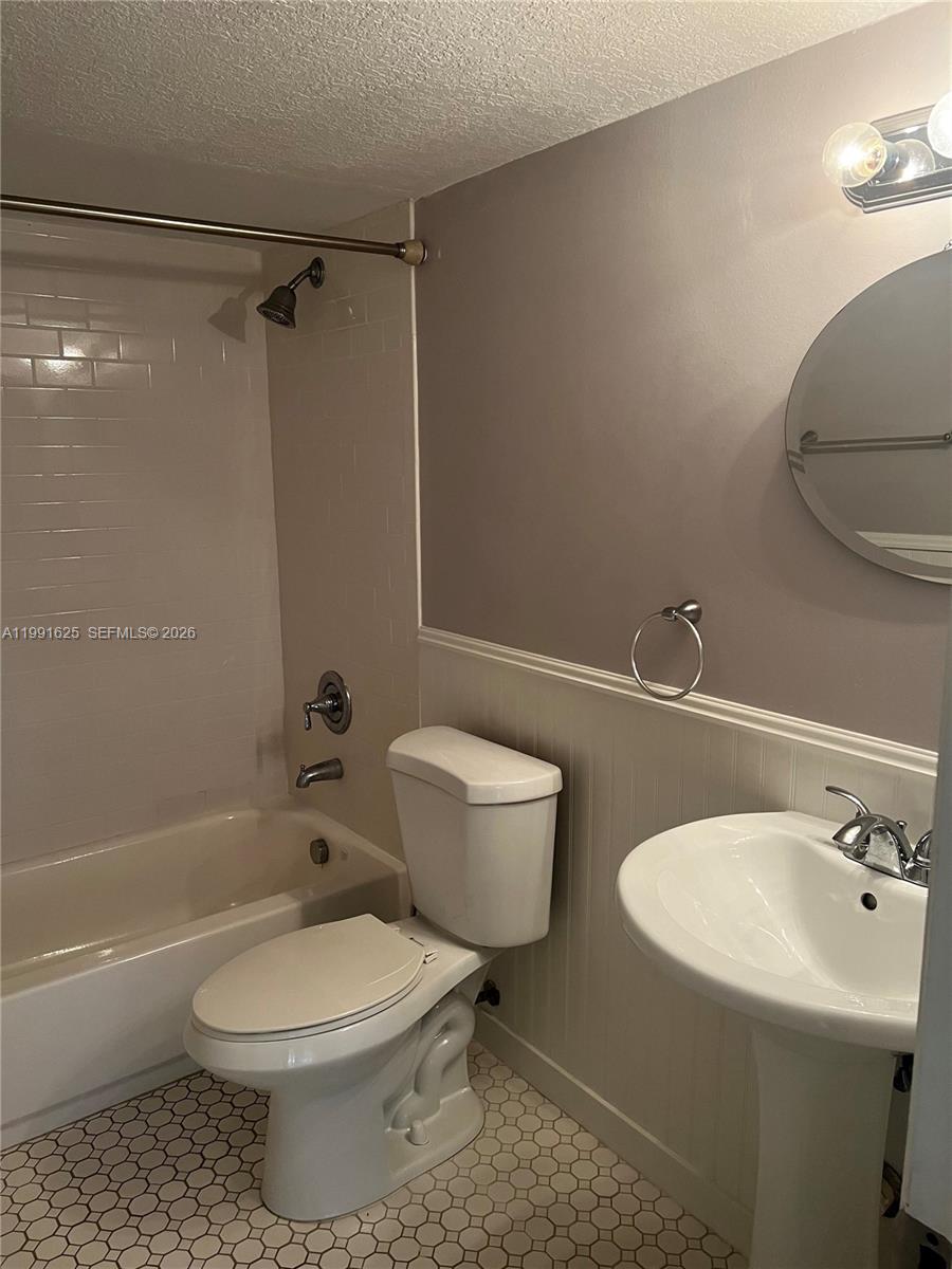 802 Constitution Dr 802b Property Photo 9