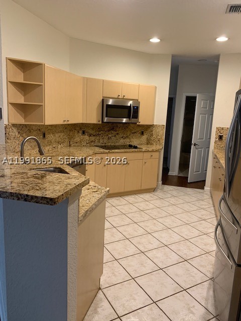 2800 Kinsington Cir Property Photo 8