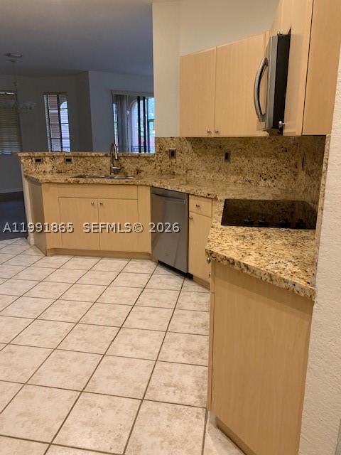 2800 Kinsington Cir Property Photo 12