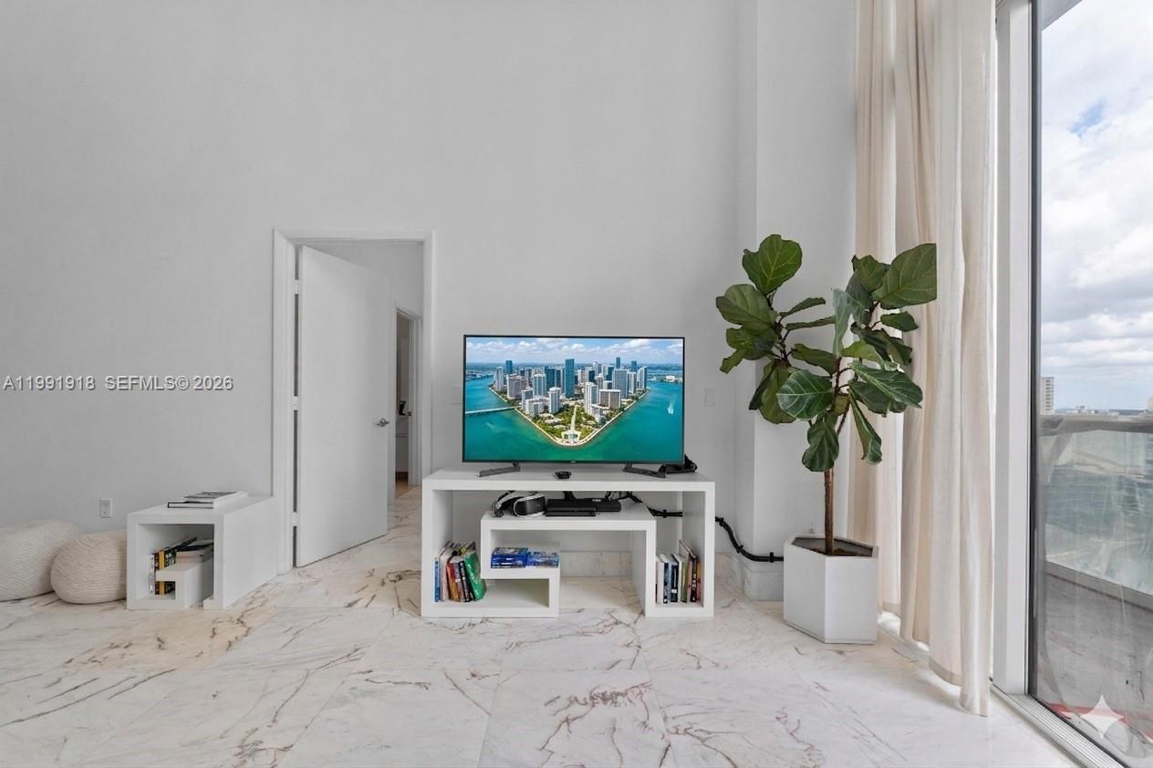 475 Brickell Ave 2209 Property Photo 12