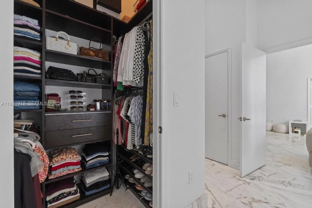 475 Brickell Ave 2209 Property Photo 16