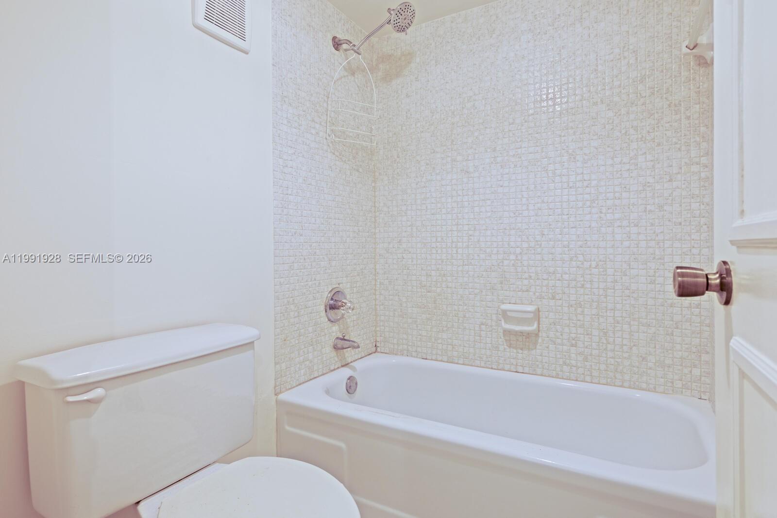 665 Ne 195th St 222 Property Photo 15