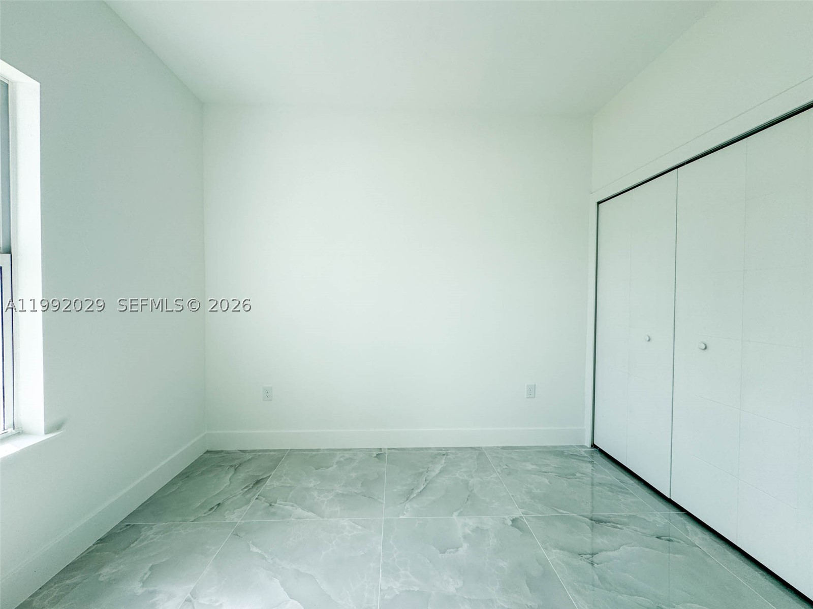 852 Belden Ave Property Photo 26