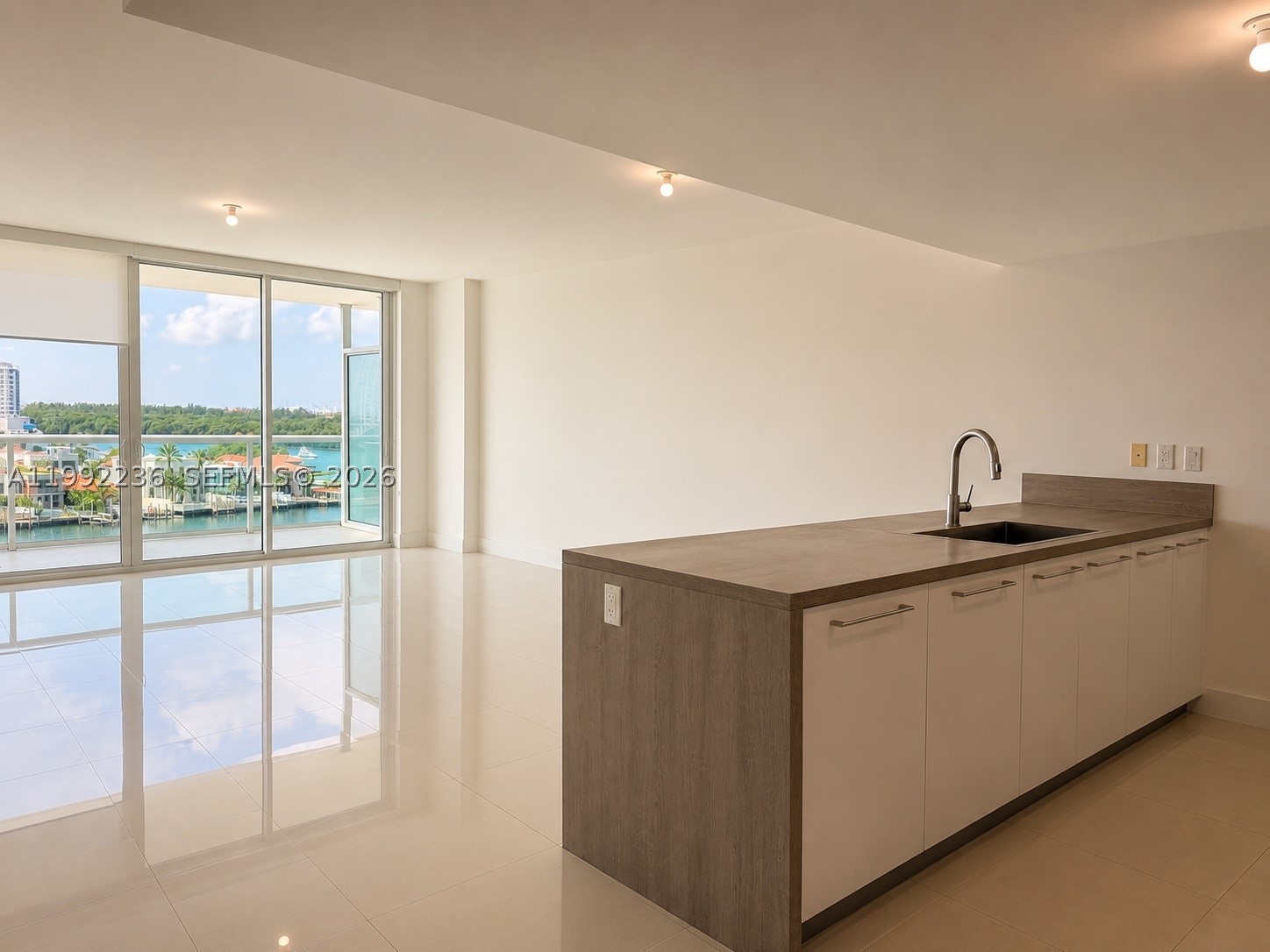 400 Sunny Isles Blvd 819 Property Photo 3