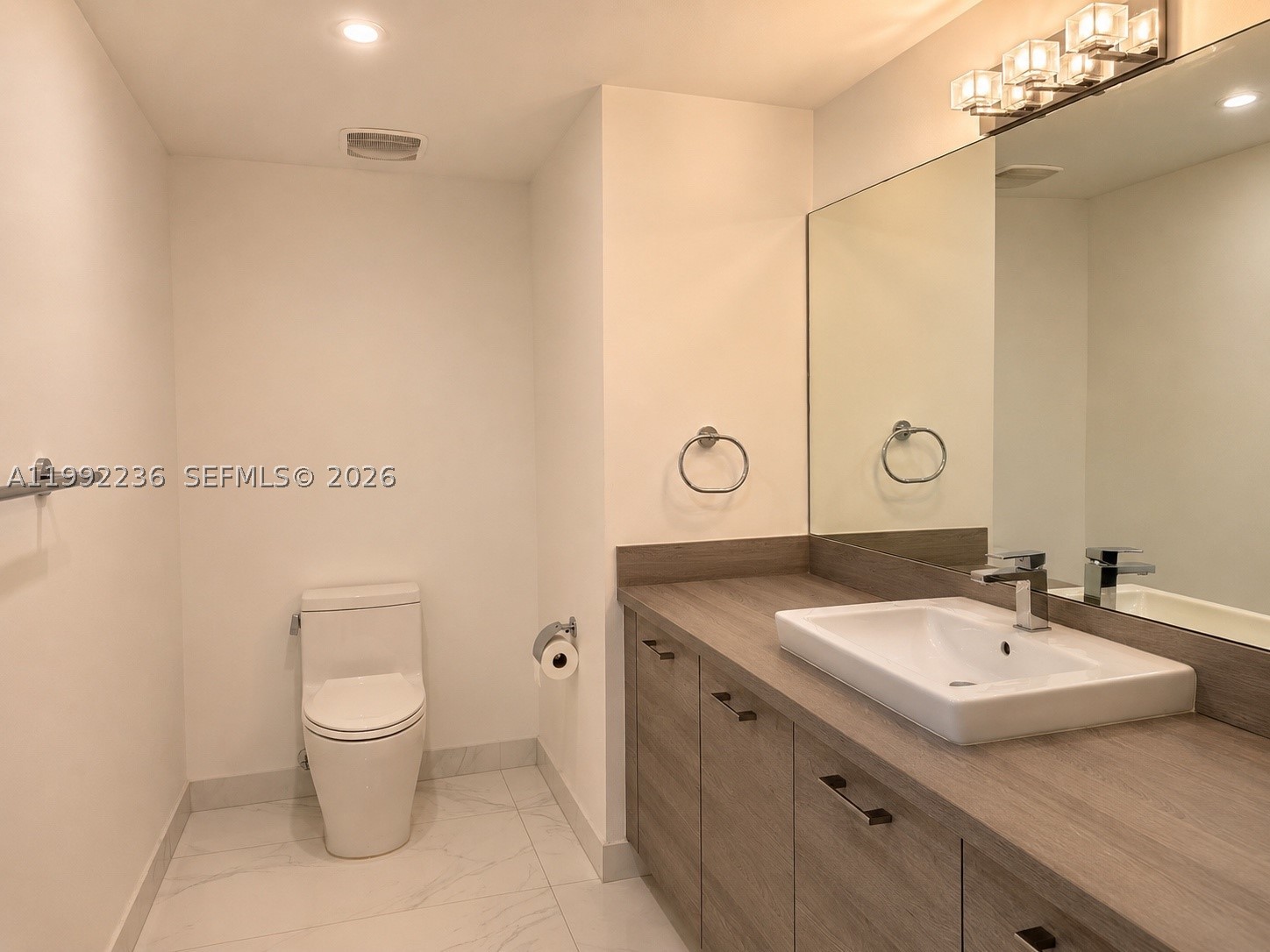 400 Sunny Isles Blvd 819 Property Photo 10