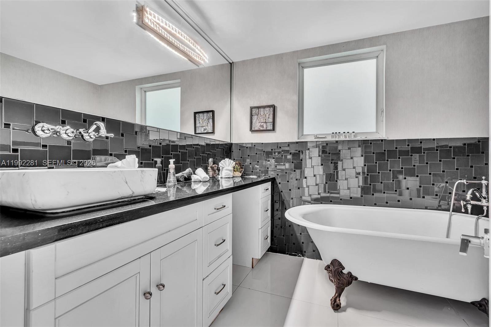 472 Sunset Dr Property Photo 65