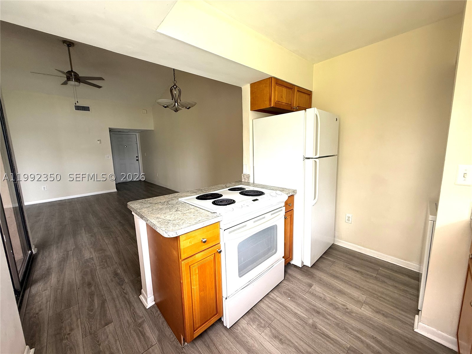 800 Independence Dr 800I Property Photo 1