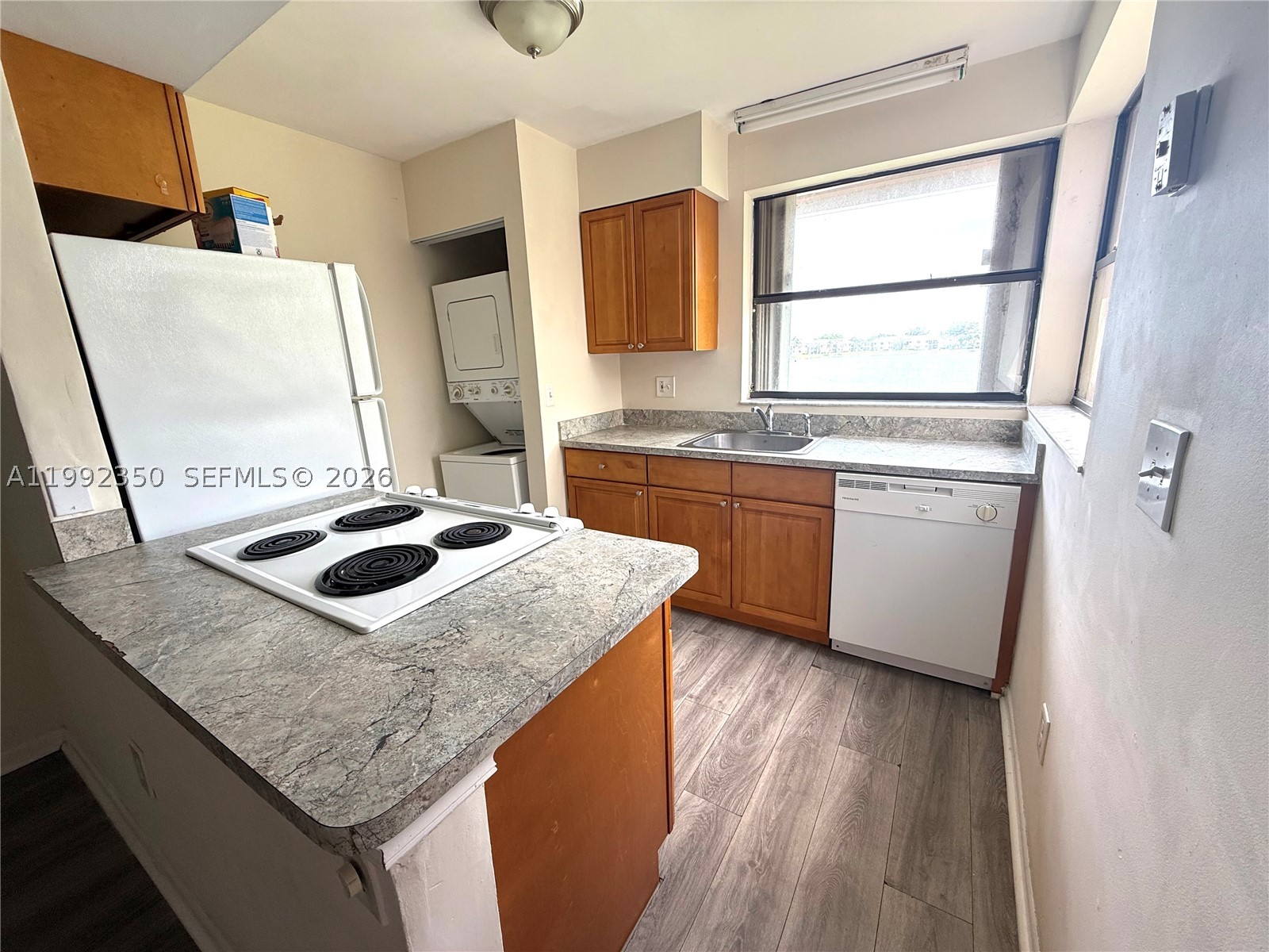 800 Independence Dr 800i Property Photo 3