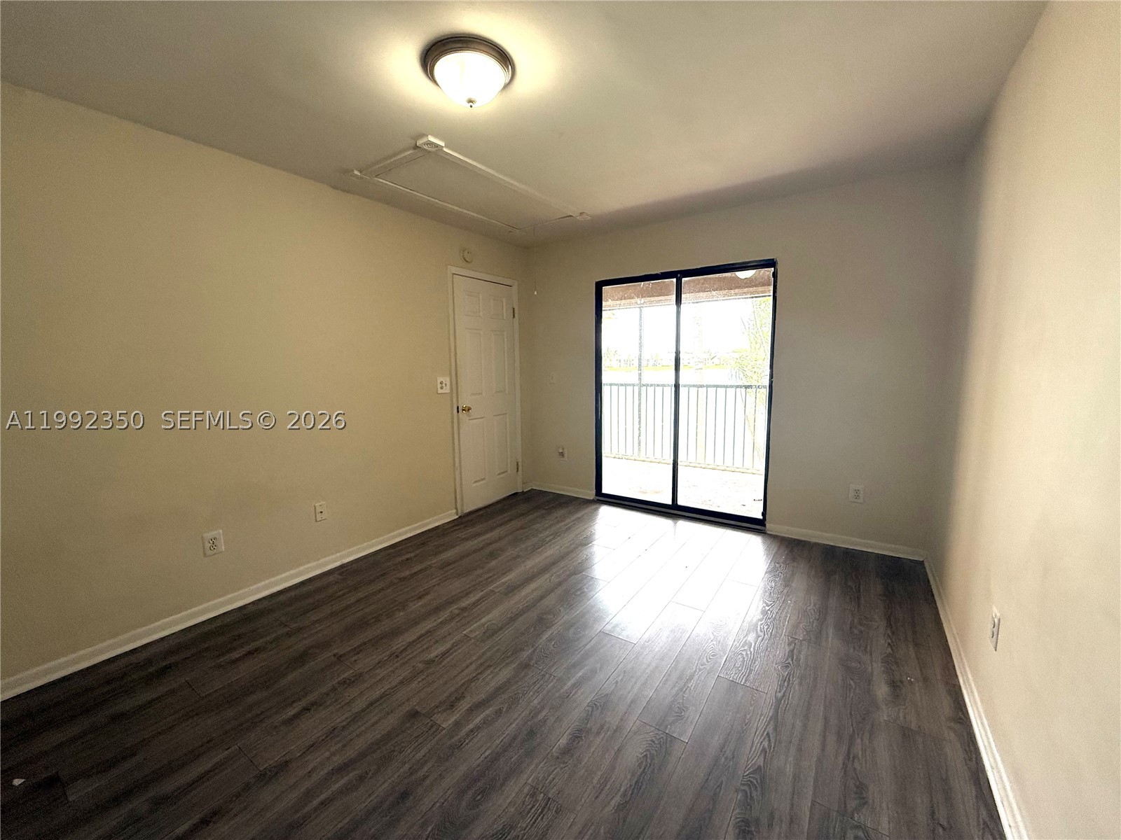 800 Independence Dr 800i Property Photo 5