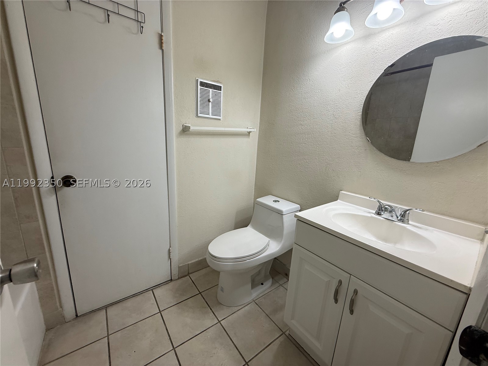 800 Independence Dr 800i Property Photo 7