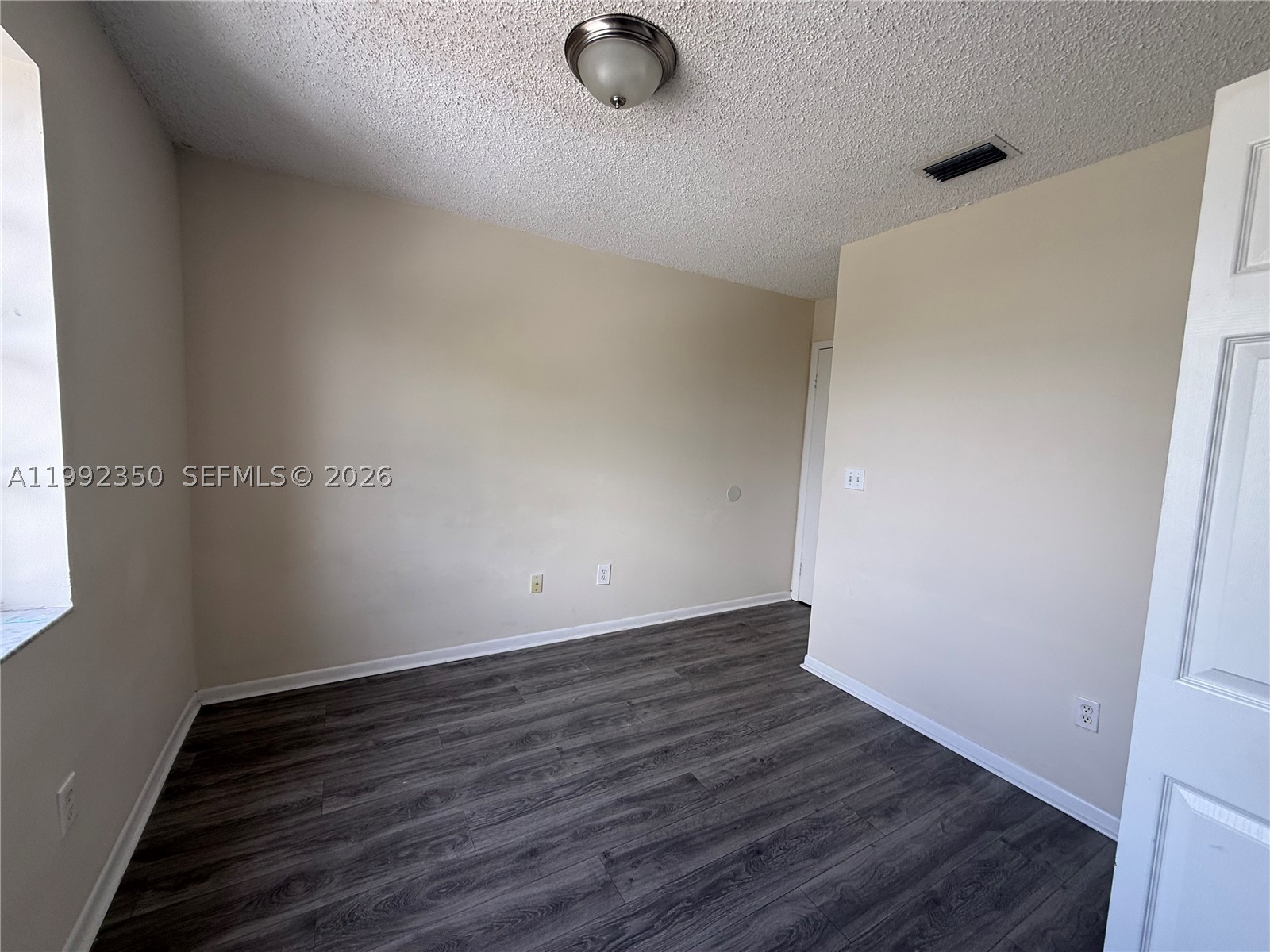 800 Independence Dr 800i Property Photo 8