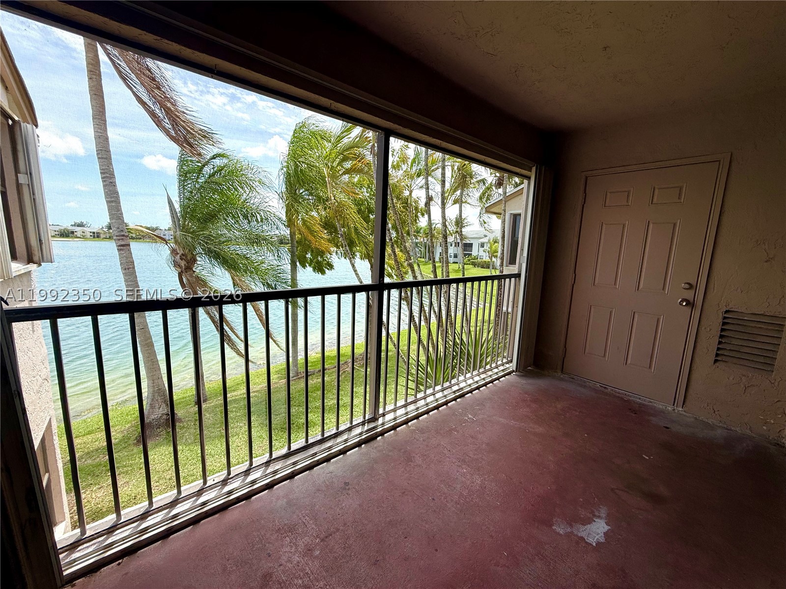 800 Independence Dr 800i Property Photo 10