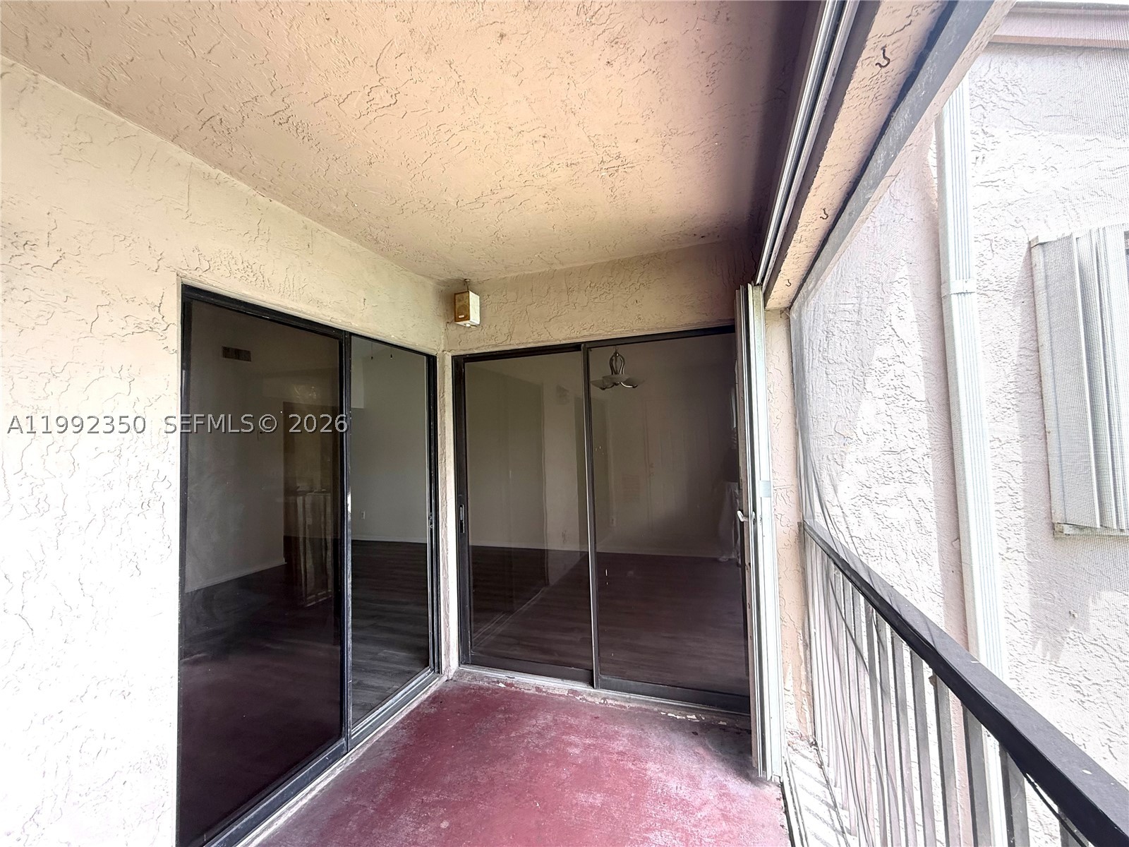 800 Independence Dr 800i Property Photo 11
