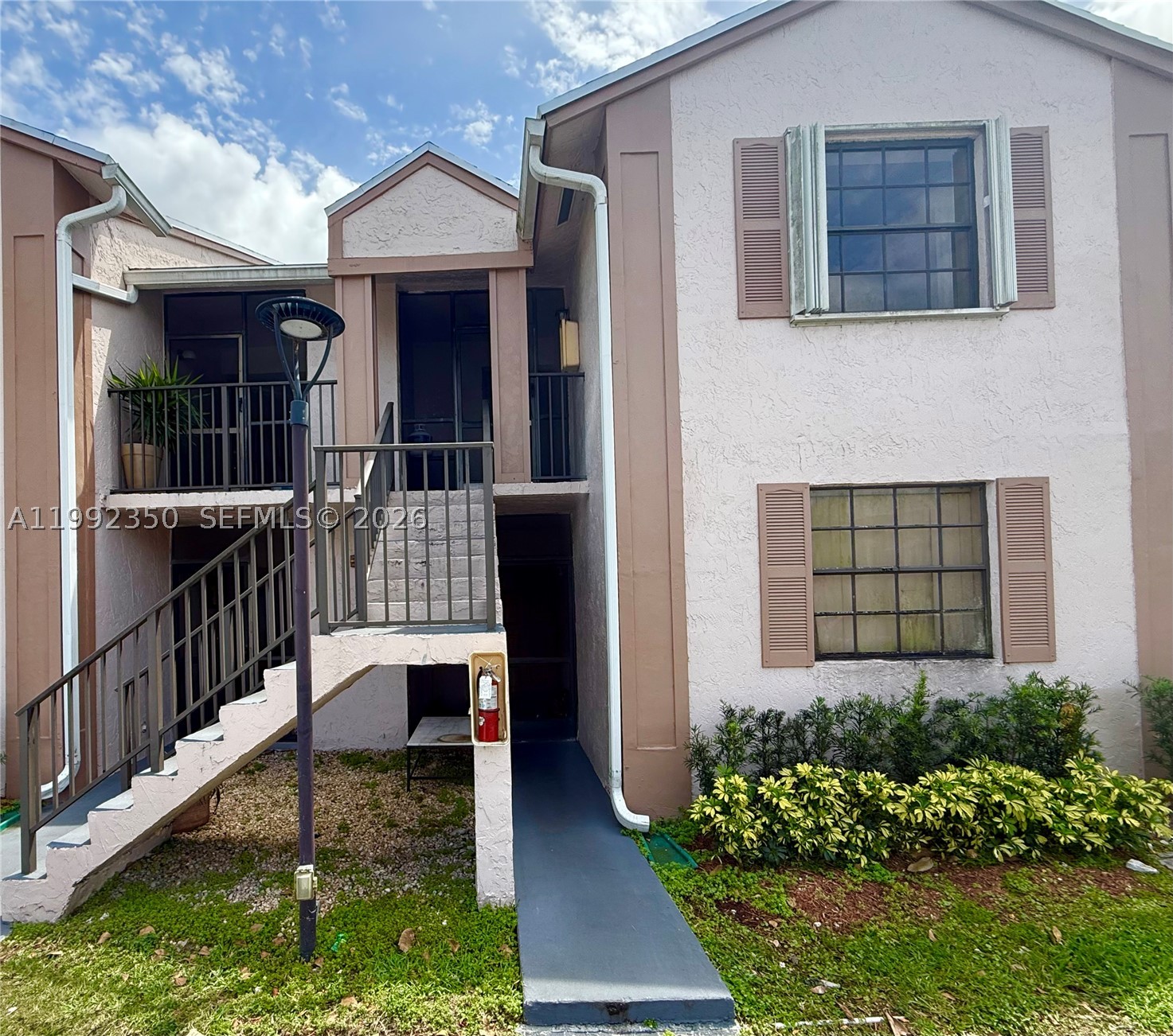 800 Independence Dr 800i Property Photo 15
