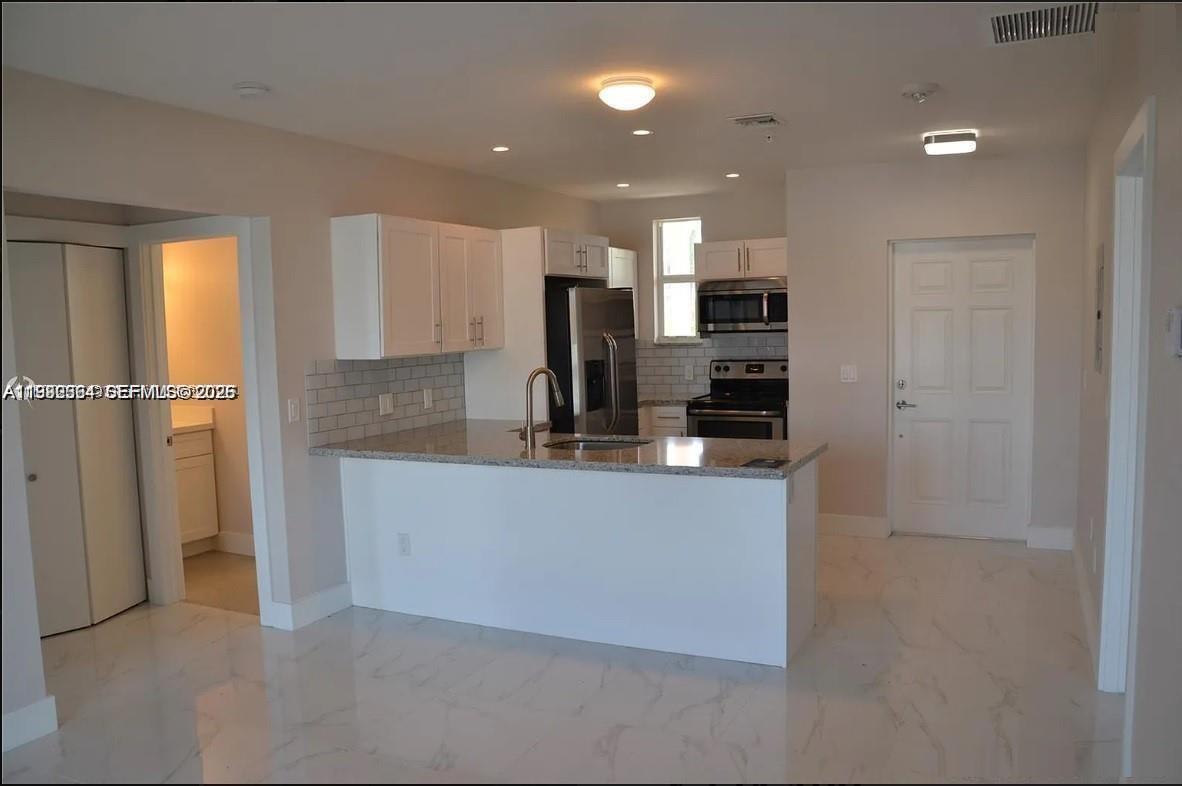555 E Dania Beach Blvd 5 Property Photo 6