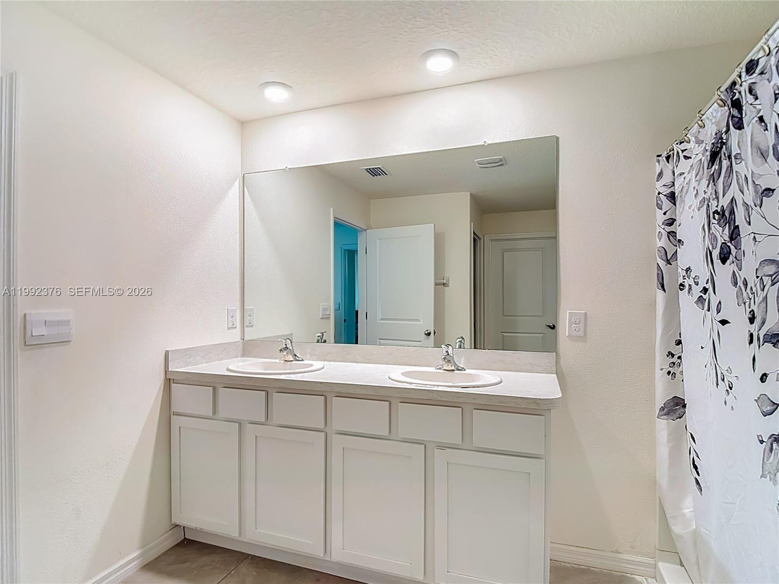 3034 Rim Dr Property Photo 18