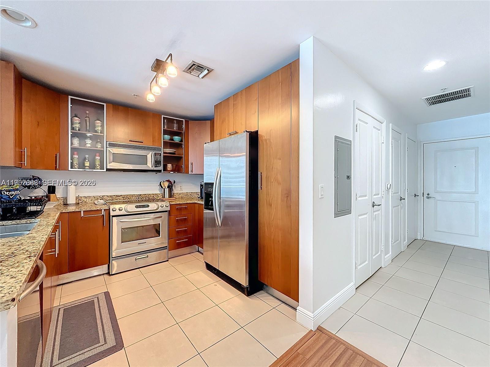 1945 S Ocean Dr 605 Property Photo 10