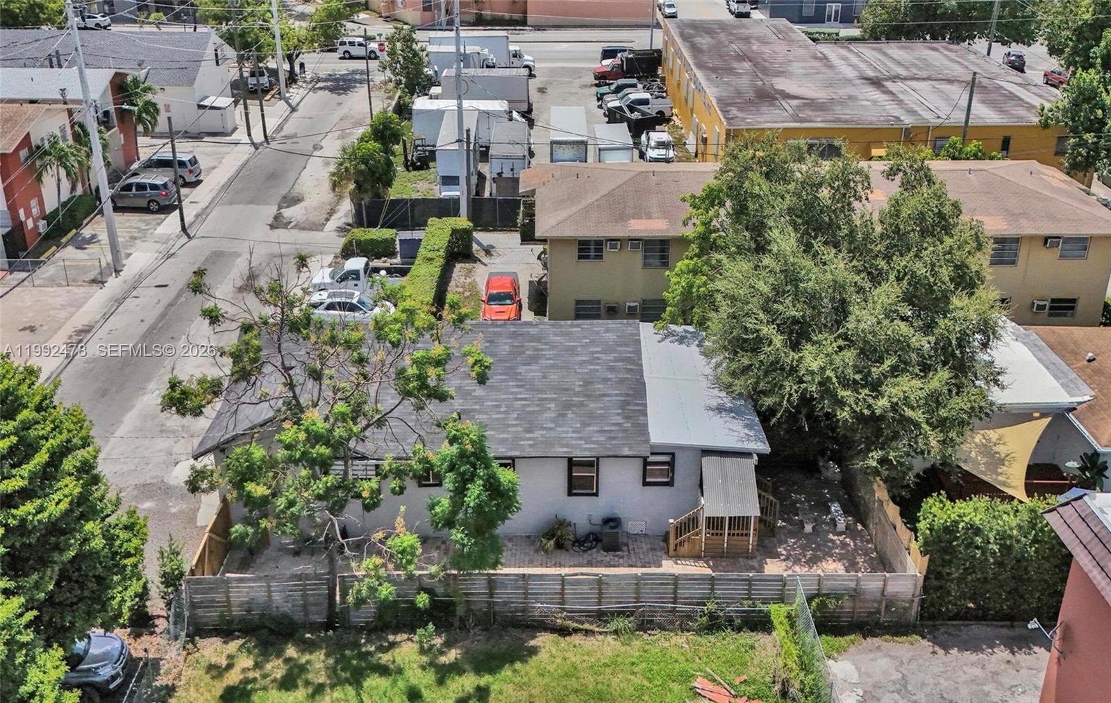 2135 Sw 4th St Property Photo 4