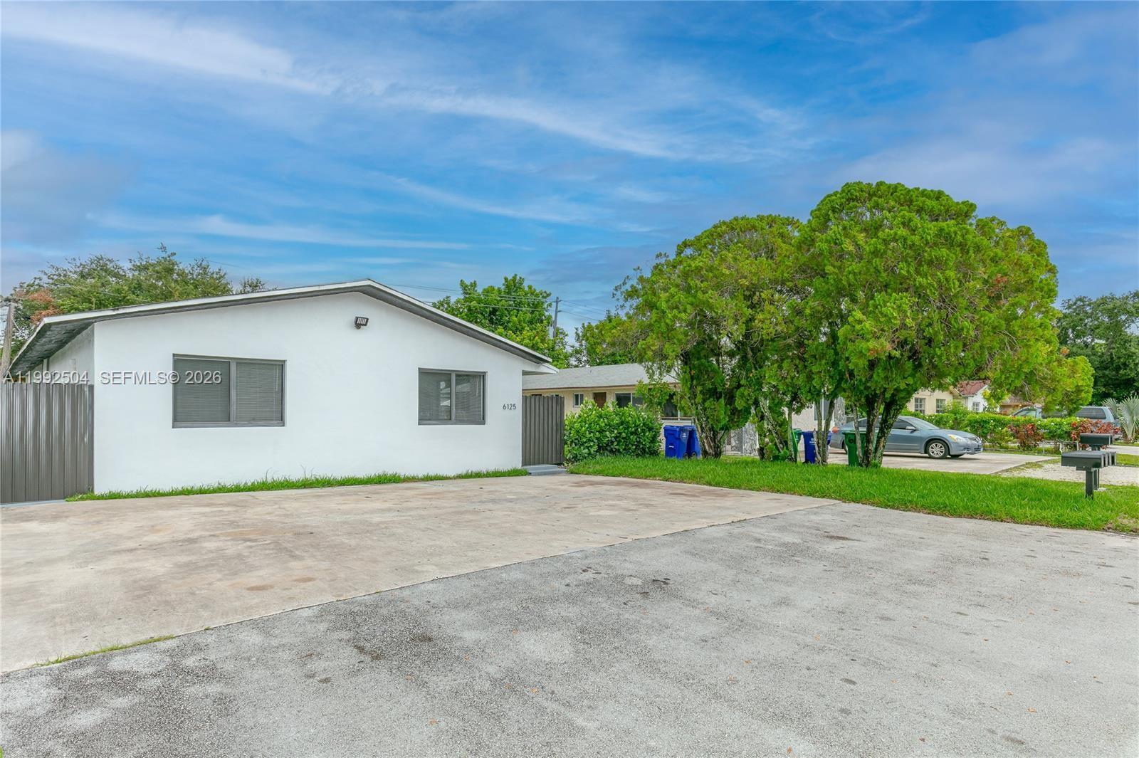 6125 Sw 40th Ct Property Photo 1